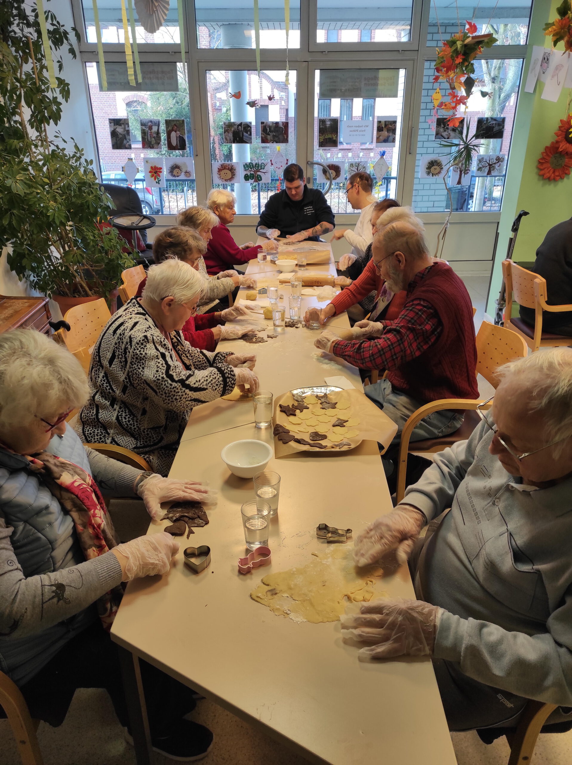 Gäste backen Plätzchen